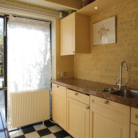 Near Woods And Egmond היילו